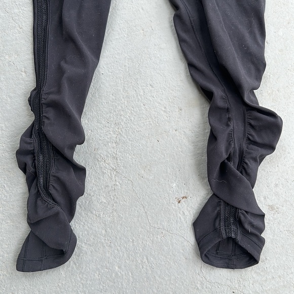 Ivivva Girls Black Capri Scrunched Leggings Size 12 - Picture 4 of 8